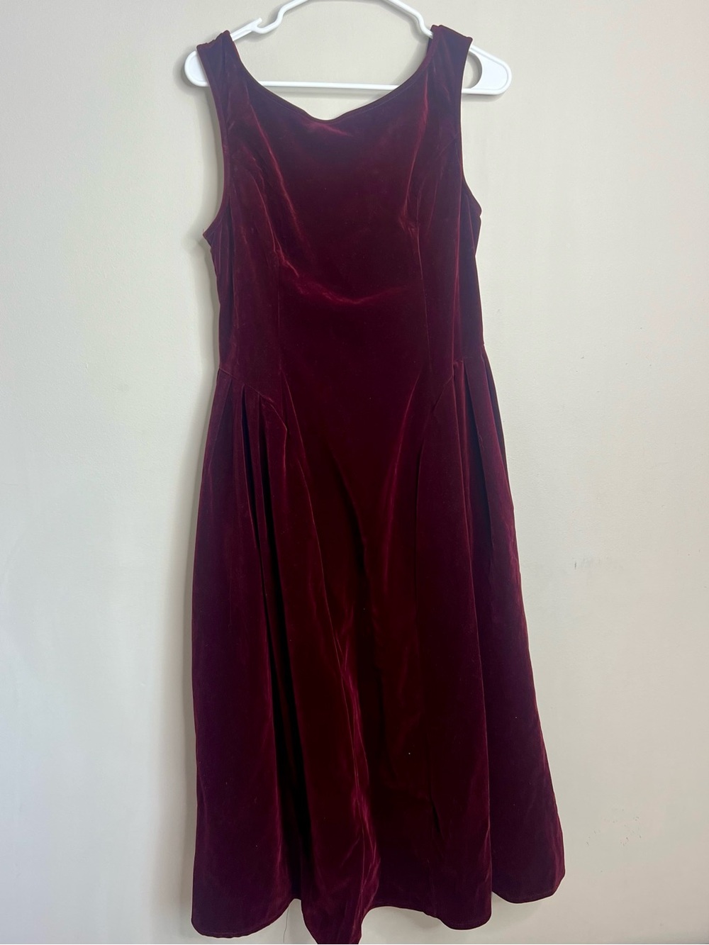 Sleeveless Velvet Bow-Back Midi Dress in Burgundy- Cider- Large - Picture 3 of 10